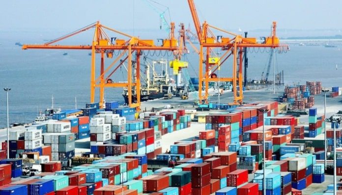 Ngành Hải quan thu ngân sách 6 tháng đầu năm gần 184.000 tỷ đồng Ngành Hải quan thu ngân sách 6 tháng đầu năm gần 184.000 tỷ đồng
