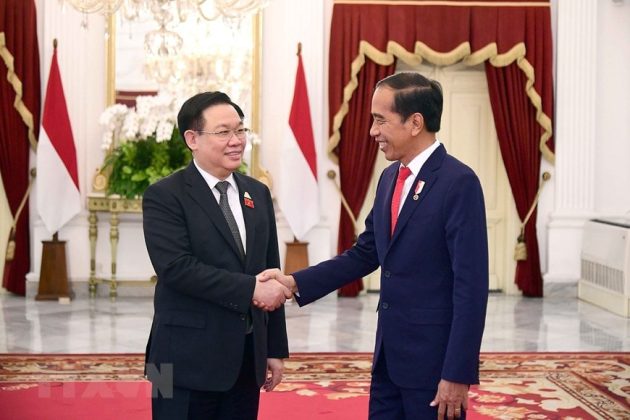 Chủ tịch Quốc hội Vương Đ&igrave;nh Huệ c&oacute; cuộc hội kiến với Tổng thống Indonesia Joko Widodo.