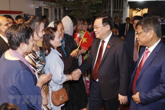 1 min 24 630x420 - Chủ tịch Quốc hội gặp gỡ cộng đồng người Việt tại Iran