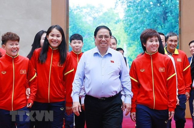 1 min 39 637x420 - Thủ tướng gặp mặt Đội tuyển Bóng đá Nữ Quốc gia Việt Nam
