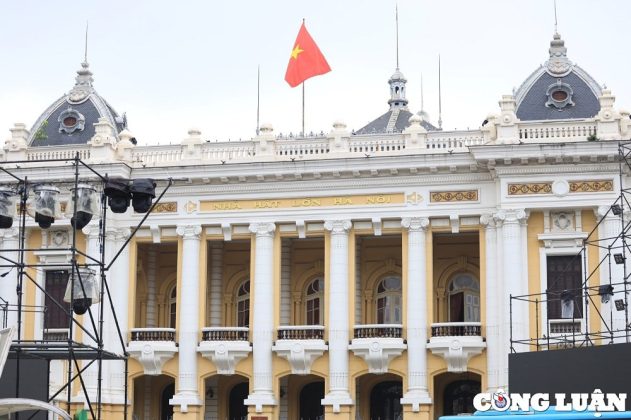 Hiện nay, Quảng trường C&aacute;ch mạng th&aacute;ng T&aacute;m thuộc phường Tr&agrave;ng Tiền (Ho&agrave;n Kiếm, H&agrave; Nội).