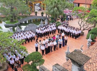 Toàn cảnh Lễ dâng hương và tri ân Danh nhân Văn hoá Trình Quốc công Nguyễn Bỉnh Khiêm
