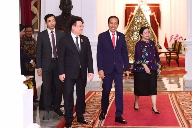 Tổng thống Joko Widodo nồng nhiệt ch&agrave;o mừng v&agrave; đ&aacute;nh gi&aacute; cao &yacute; nghĩa chuyến thăm Indonesia của Chủ tịch Quốc hội Vương Đ&igrave;nh Huệ nh&acirc;n dịp kỷ niệm 10 năm thiết lập Quan hệ Đối t&aacute;c Chiến lược Việt Nam-Indonesia (2013-2023).