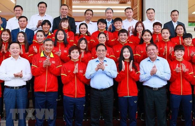 3 min 39 649x420 - Thủ tướng gặp mặt Đội tuyển Bóng đá Nữ Quốc gia Việt Nam