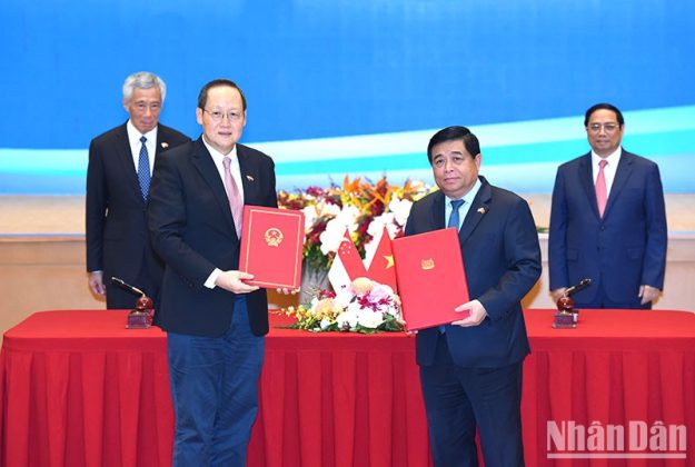 4 7 625x420 - Thủ tướng Phạm Minh Chính và Thủ tướng Singapore Lý Hiển Long chứng kiến Lễ ký kết văn kiện hợp tác