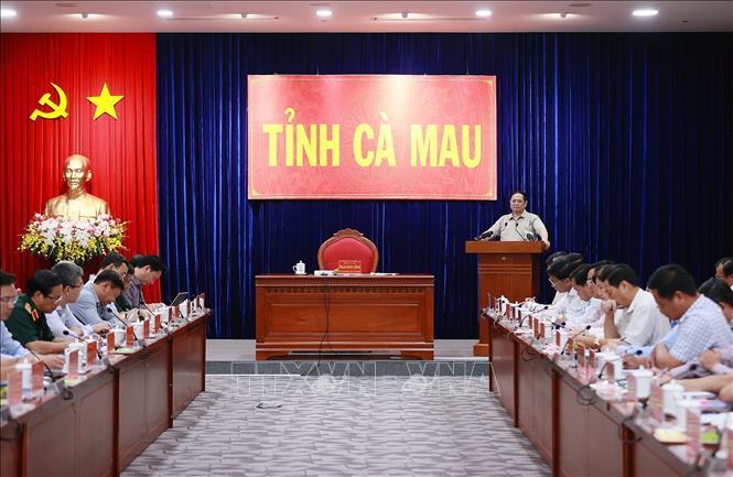 Thủ tướng Phạm Minh Chính làm việc với lãnh đạo các tỉnh Cà Mau, Bạc Liêu, Sóc Trăng về tình hình sạt lở ven biển.
