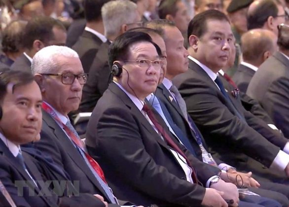4 min 15 586x420 - Chủ tịch Quốc hội Vương Đình Huệ dự Lễ Khai mạc AIPA-44