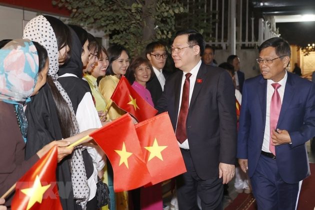 4 min 23 630x420 - Chủ tịch Quốc hội gặp gỡ cộng đồng người Việt tại Iran