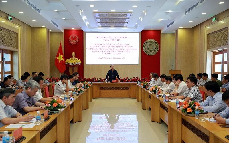 Phó Thủ tướng Trần Hồng Hà: Việc chậm di dời các đường điện cao thế sẽ ảnh hưởng không nhỏ đến tiến độ thi công tuyến cao tốc Bắc – Nam phía đông 