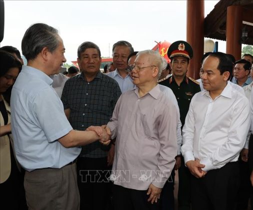 5 min 57 506x420 - Những hình ảnh Tổng Bí thư Nguyễn Phú Trọng thăm Cửa khẩu Quốc tế Hữu Nghị