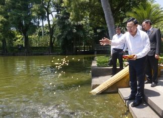 Chủ tịch Quốc hội dâng hương tưởng niệm Bác Hồ tại Nhà 67