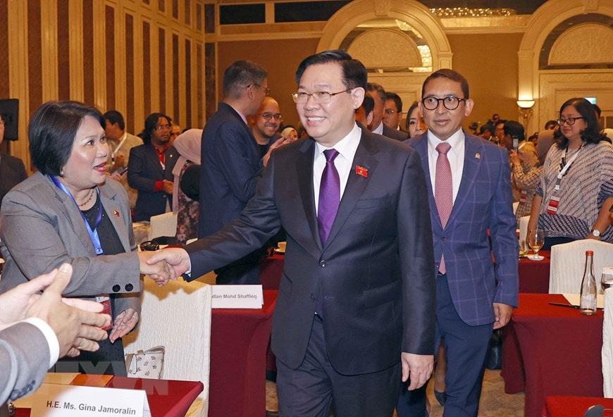 Chủ tịch Quốc hội Vương Đình Huệ dự Diễn đàn Chính sách Đối ngoại Việt Nam-Indonesia