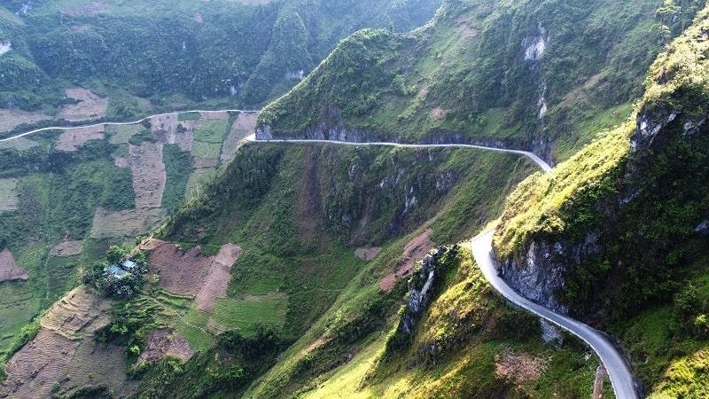 Trong hành trình khám phá cung đường Hạnh Phúc, khám phá Hà Giang, du khách còn có thể ghé thăm những điểm đến nổi tiếng của vùng đất này như đèo Mã Pí Lèng 2