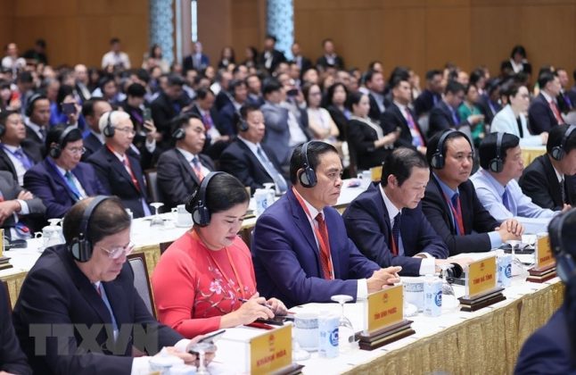 7 min 41 646x420 - Thủ tướng Việt Nam và Singapore dự hội nghị thúc đẩy các dự án hợp tác