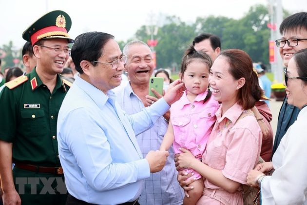 8 min 14 630x420 - Thủ tướng kiểm tra công tác tu bổ định kỳ Lăng Chủ tịch Hồ Chí Minh