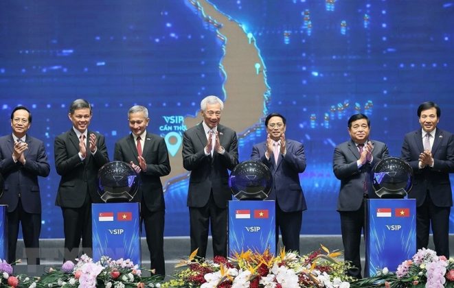 8 min 35 661x420 - Thủ tướng Việt Nam và Singapore dự hội nghị thúc đẩy các dự án hợp tác
