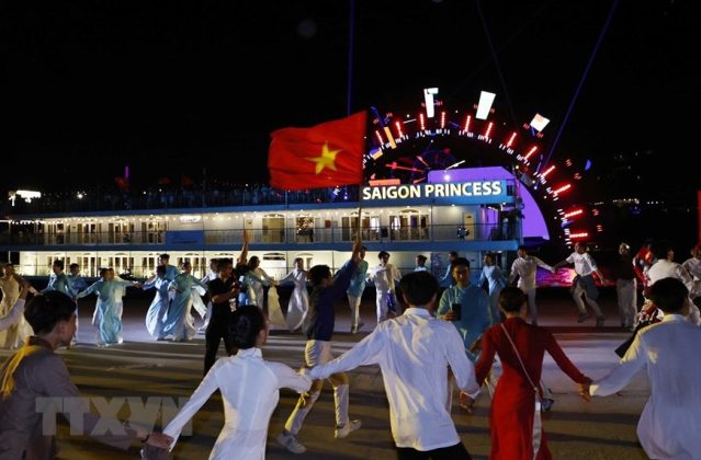 8 min 6 639x420 - Chủ tịch nước Võ Văn Thưởng dự Lễ hội Sông nước TP Hồ Chí Minh