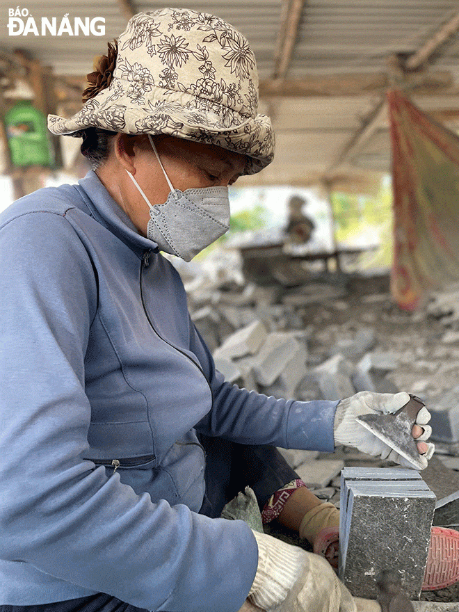 Ba Nguyen Thi Tin danh ca cuoc doi che da min - Gửi đời cho đá