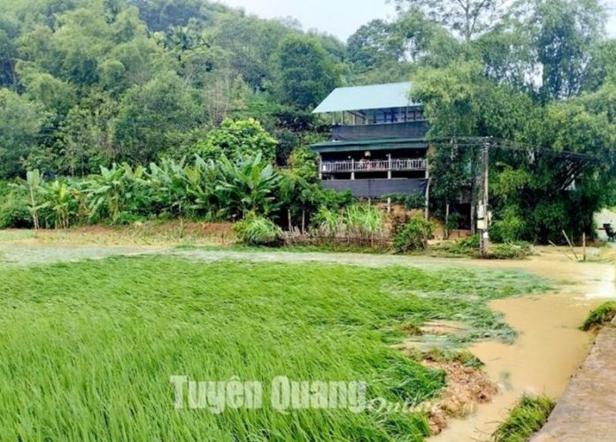 Mưa lớn, sạt lở đất gây nhiều thiệt hại tại các địa phương Mưa lớn, sạt lở đất gây nhiều thiệt hại tại các địa phương