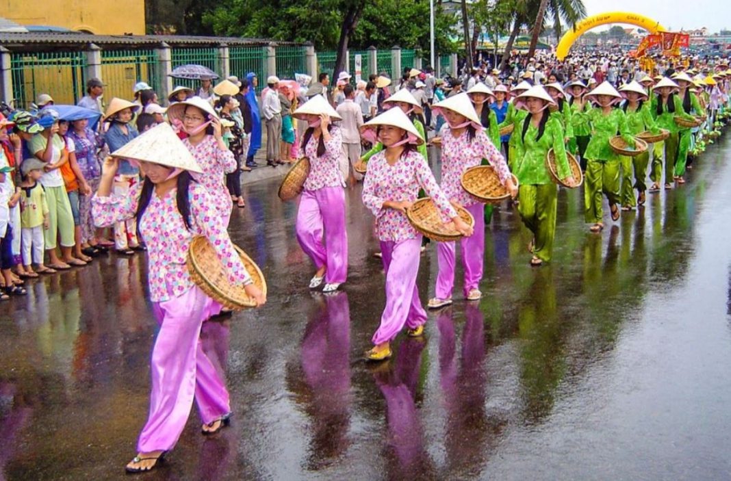 Phan Thiết tưng bừng Lễ hội Cầu ngư - vansudia.net Phan Thiết tưng bừng Lễ hội Cầu ngư