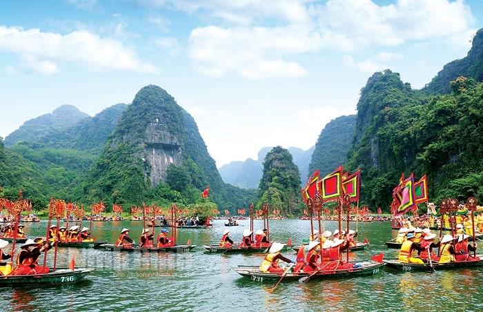 Phát triển du lịch là hướng đi bền vững.