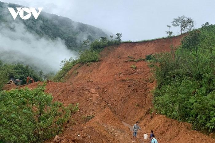 Hiện nay giao thông tại đường tỉnh 127 bị ách tắc, chia cắt giữa hai huyện biên giới Nậm Nhùn và Mường Tè