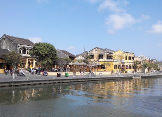 Sông Thu Bồn ơi! Ta nghe người đương thở! - Tác giả: Vương Tâm