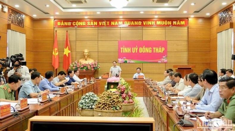 Thủ tướng Phạm Minh Chính phát biểu ý kiến chỉ đạo tại buổi làm việc với Ban Thường vụ Tỉnh ủy Đồng Tháp.