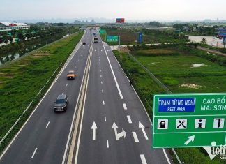 Thủ tướng yêu cầu rà soát kết nối cao tốc để tạo không gian phát triển mới Thủ tướng yêu cầu rà soát kết nối cao tốc để tạo không gian phát triển mới