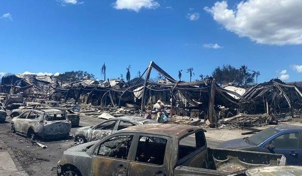 Xe co cung nha cua chay rui min - Cháy rừng tại Hawaii: Số người chết lên đến gần 100