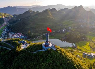 Ngắm nhìn một số cột mốc nổi tiếng ở Việt Nam