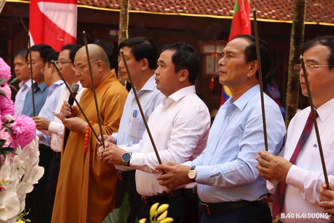 Dâng hương tưởng niệm 581 năm ngày mất Anh hùng dân tộc, Danh nhân văn hóa thế giới Nguyễn Trãi