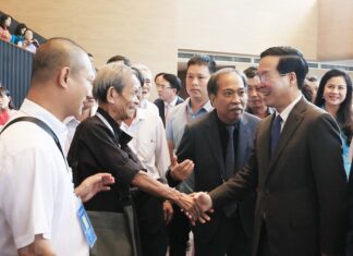 Chủ tịch nước dự Hội nghị Đại biểu Nhà văn Lão thành Việt Nam