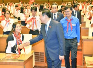 Chủ tịch Quốc hội dự Phiên họp giả định Quốc hội Trẻ em