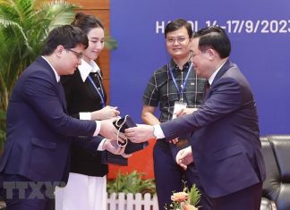 Chủ tịch Quốc hội gặp mặt 20 Thanh niên Việt Nam tiêu biểu