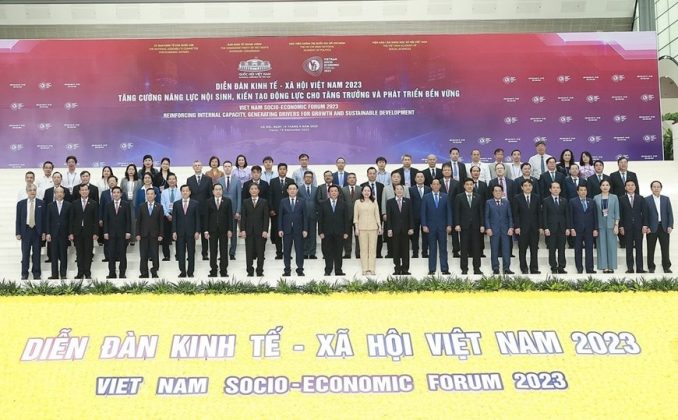 2 min 33 678x420 - Chủ tịch Quốc hội khai mạc Diễn đàn Kinh tế-Xã hội Việt Nam năm 2023