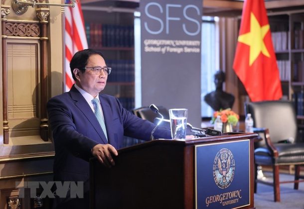 Thủ tướng Phạm Minh Ch&iacute;nh ph&aacute;t biểu tại Đại học Georgetown.