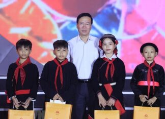 Chủ tịch nước Võ Văn Thưởng dự chương trình Đêm hội Thành Tuyên