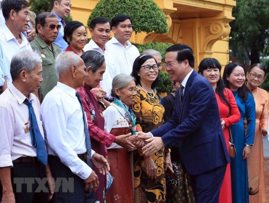 3 min 20 555x420 - Chủ tịch nước gặp mặt Đoàn Đại biểu Người có Công của tỉnh Trà Vinh