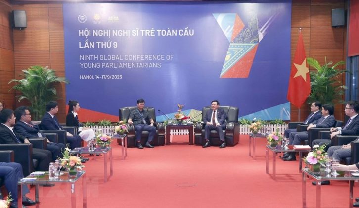3 min 23 726x420 - Chủ tịch Quốc hội gặp mặt 20 Thanh niên Việt Nam tiêu biểu
