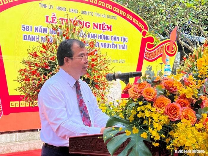 Đồng chí Nguyễn Minh Hùng, Phó Chủ tịch UBND tỉnh Hải Dương đọc diễn văn nêu bật công lao to lớn của Anh hùng dân tộc, Danh nhân văn hóa thế giới Nguyễn Trãi