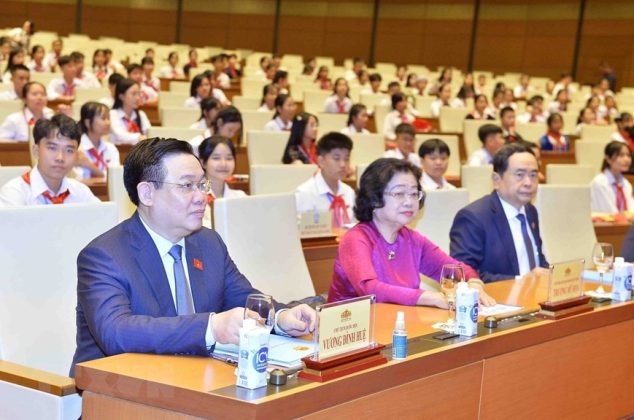 Chủ tịch Quốc hội Vương Đ&igrave;nh Huệ dự Phi&ecirc;n họp giả định Quốc hội Trẻ em lần thứ nhất năm 2023.