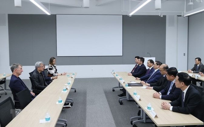 4 min 32 673x420 - Thủ tướng Phạm Minh Chính thăm Công ty NVIDIA, Synopsys và META