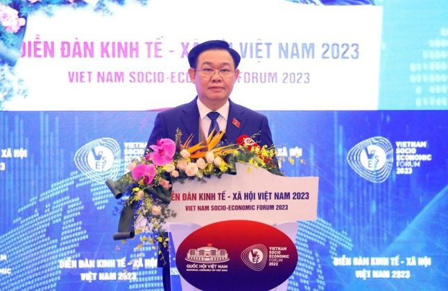 4 min 33 646x420 - Chủ tịch Quốc hội khai mạc Diễn đàn Kinh tế-Xã hội Việt Nam năm 2023