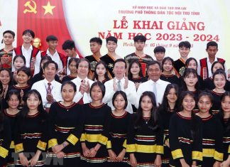 Chủ tịch nước dự Lễ khai giảng tại Trường PTDT nội trú Gia Lai
