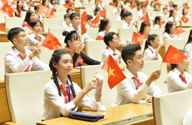 C&aacute;c đại biểu dự Phi&ecirc;n họp giả định Quốc hội Trẻ em lần thứ nhất năm 2023.