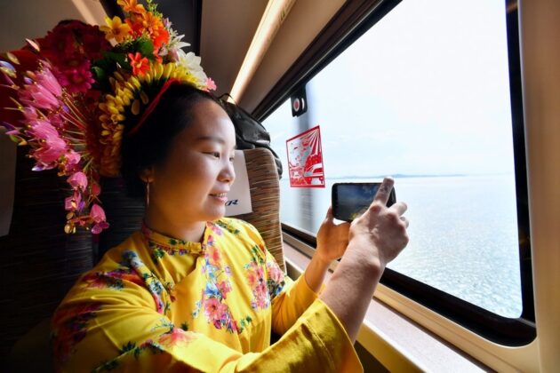 8 1 630x420 - Tuyến đường sắt cao tốc vượt biển '8 dọc 8 ngang' kỷ lục của Trung Quốc