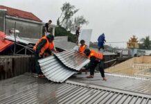 Thiên tai tại miền Trung làm 7 người thương vong, 153 nhà bị tốc mái