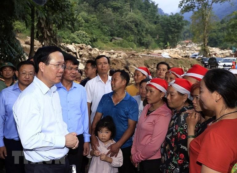 Chủ tịch nước thăm các gia đình bị thiệt hại do lũ quét ở Lào Cai