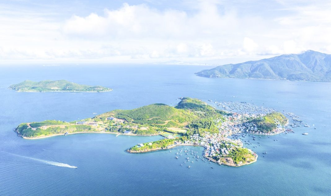 Bảo tồn, phát huy bền vững giá trị vịnh Nha Trang Kỳ 1: “Chữa lành vết thương” cho hệ sinh thái biển